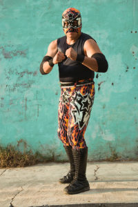 Mexikanischer Lucha Libre Wrestler im Kostüm